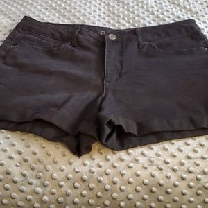 Time and Tru Black Denim Mid Rise Shorts Size 16